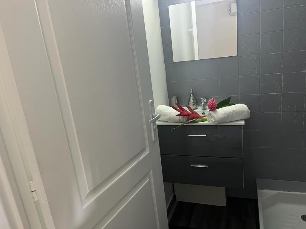 Agreable Appartement En Rez-De-Jardin A 450M De La Mer 생트안느 외부 사진